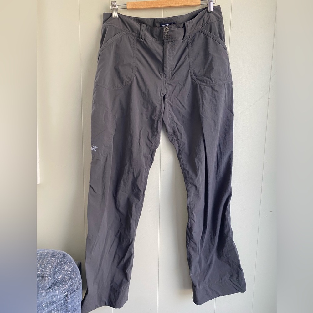 Arc'teryx Pants Cargo Lightweight Women's Size 10 Grey Hiking Pants